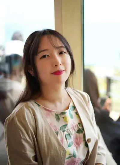 PhD Student Hyunsung Cho in lobby